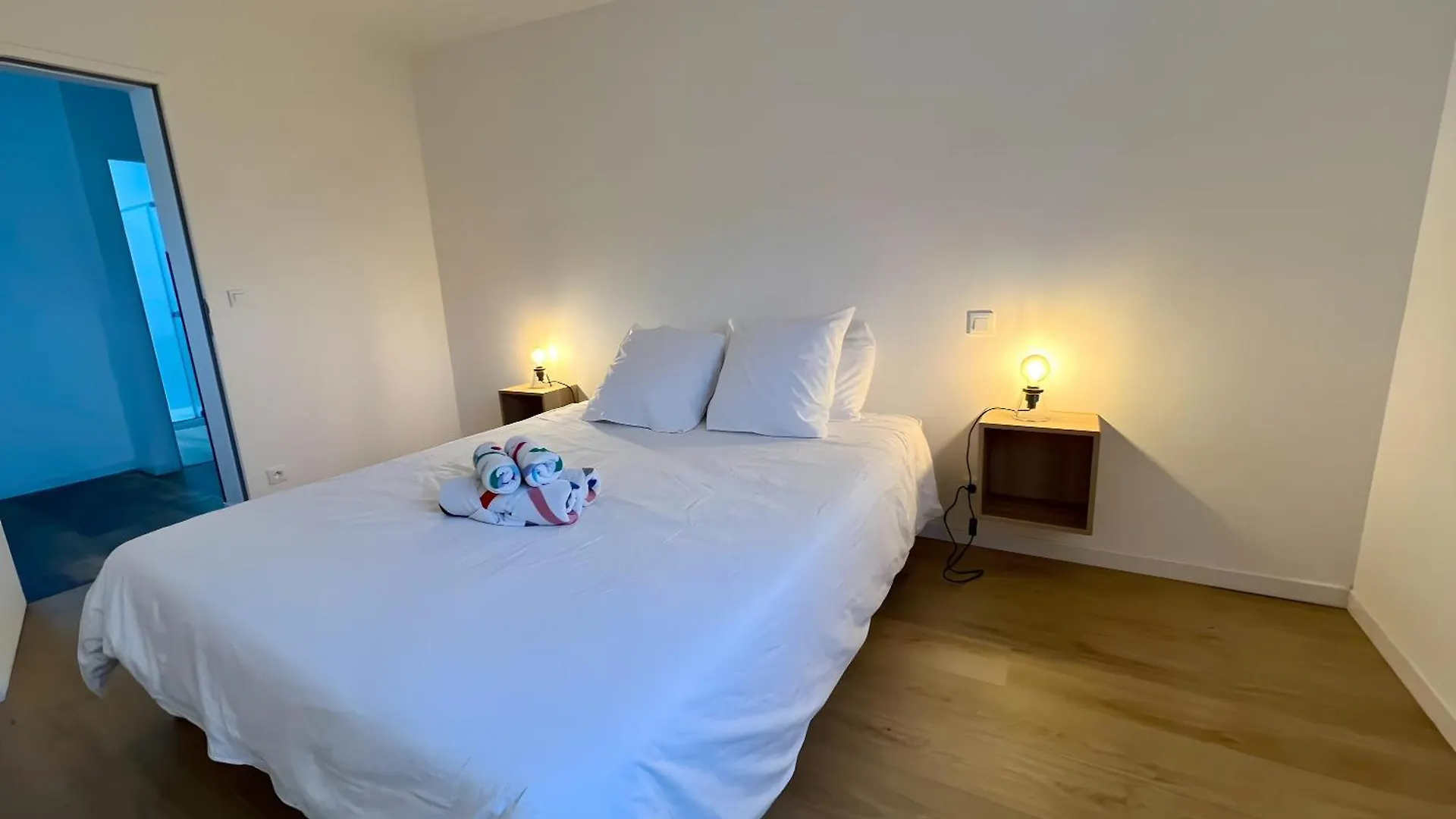 Le Gwern By Madame Est Servie Pleumeur-Bodou 0*,  France